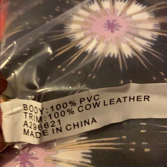 Crossover.  NWT DD 💯 leather trim - Picture 10 of 10